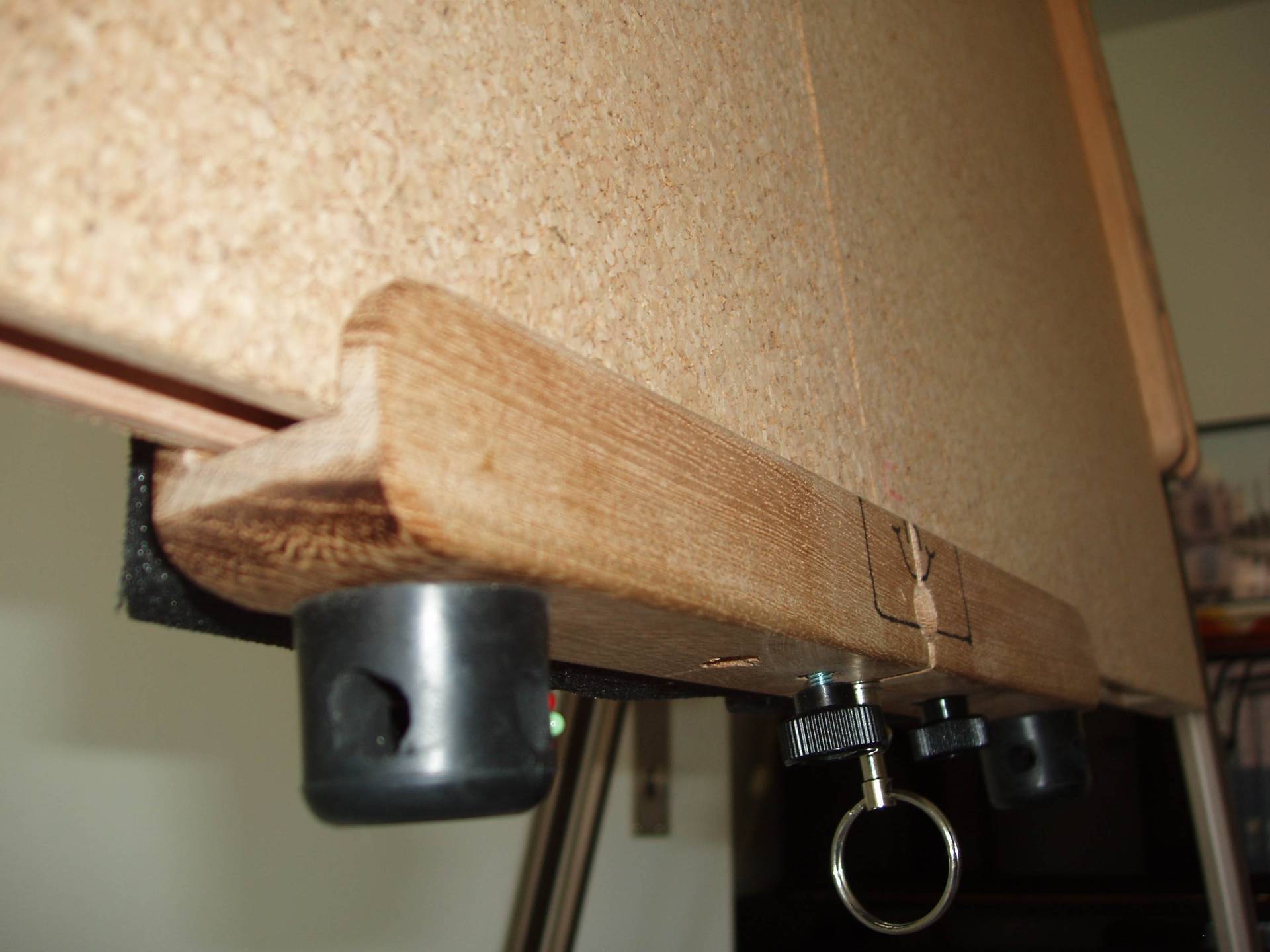 Seitlich stabilisierendes Multifunktionsteil